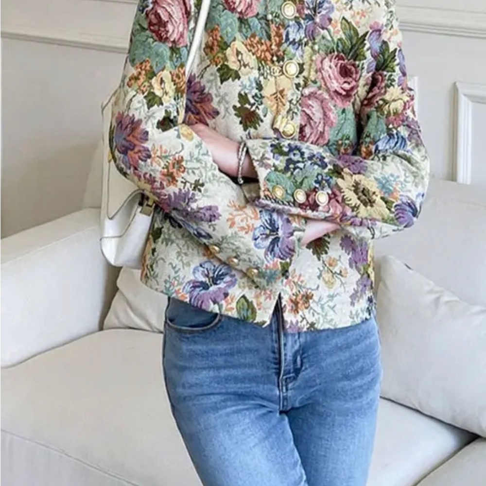 Suit jacket lined. Great with jeans